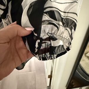 Express Monochrome Floral Blouse